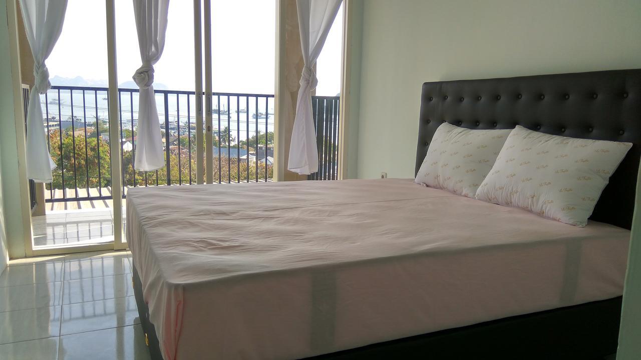 Mawar Hotel Labuan Bajo Exterior photo
